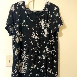 Torrid Splatter T-Shirt Size 3